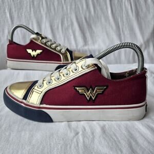 Wonder Woman DC Comics Officially Licensed Womens Sneakers Shoes Gold/Red Size 6